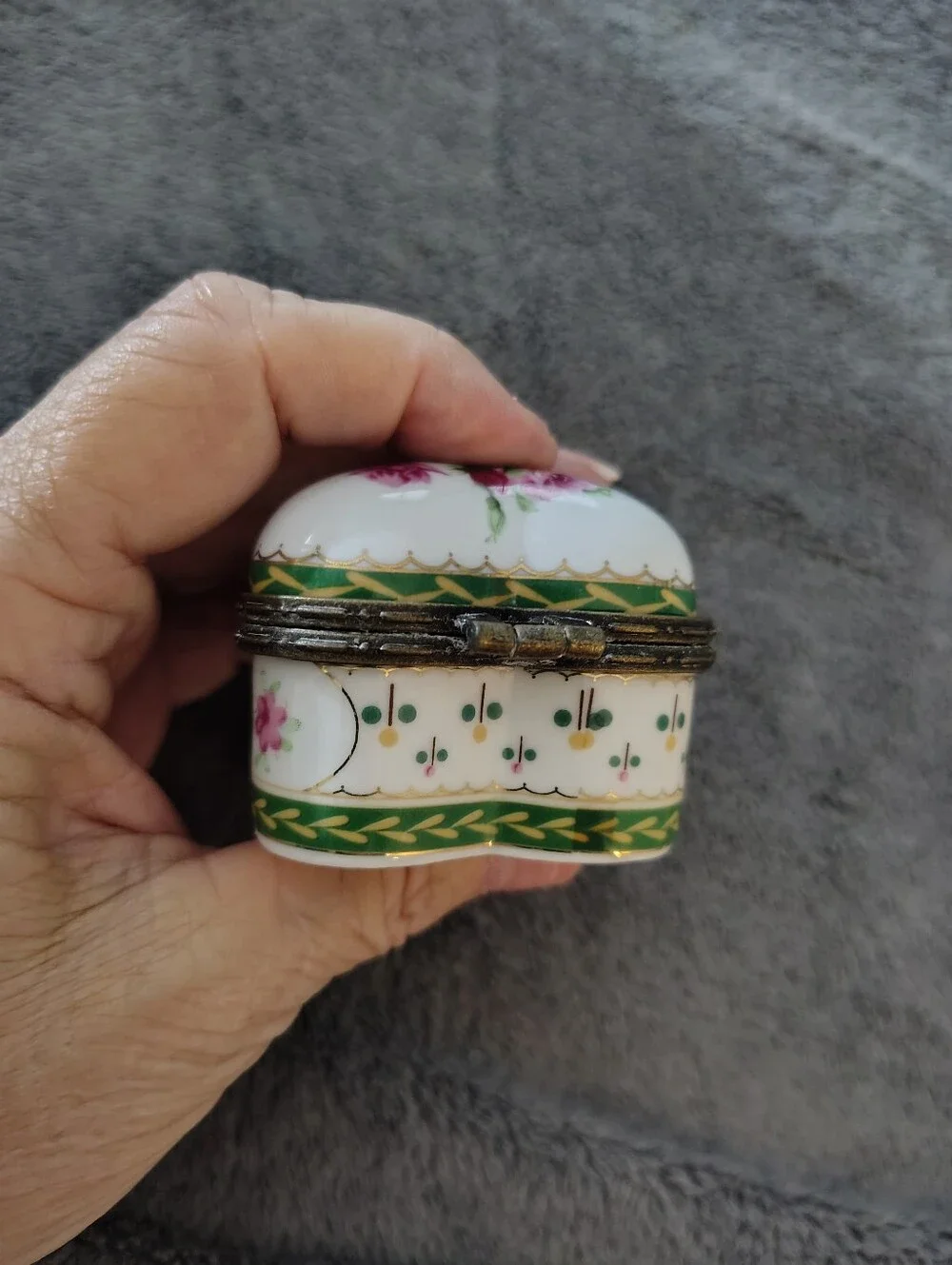 Heart-Shaped Floral Porcelain Trinket Box - White with Pink & Yellow Roses